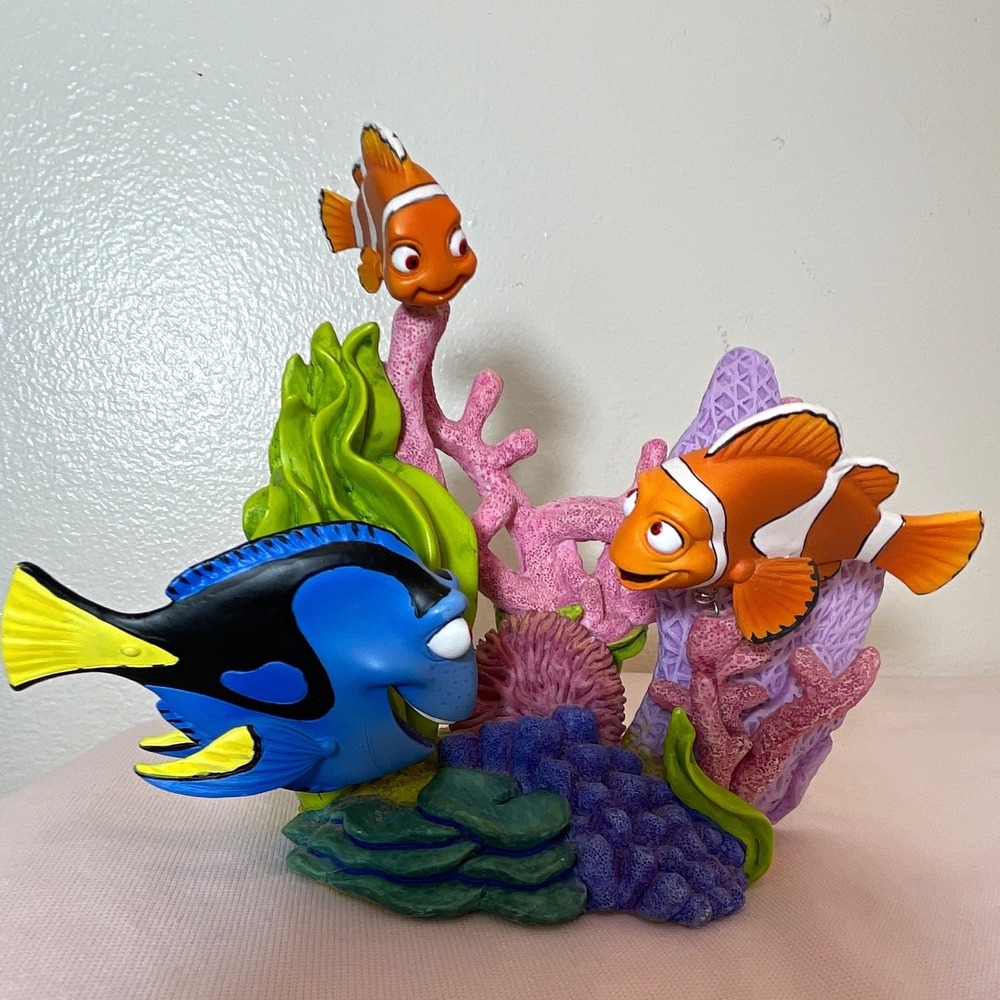 Disney Store Finding Nemo Marlin Dory Nemo Coral Reef Figurine Pixar 6 inch